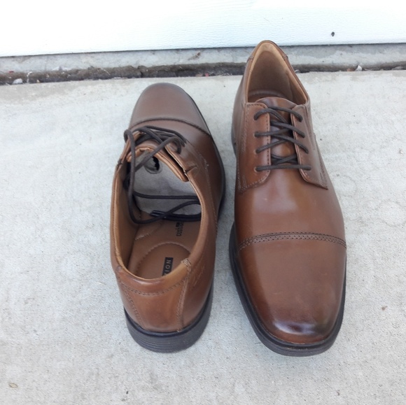 Clarks - Picture 3 of 4